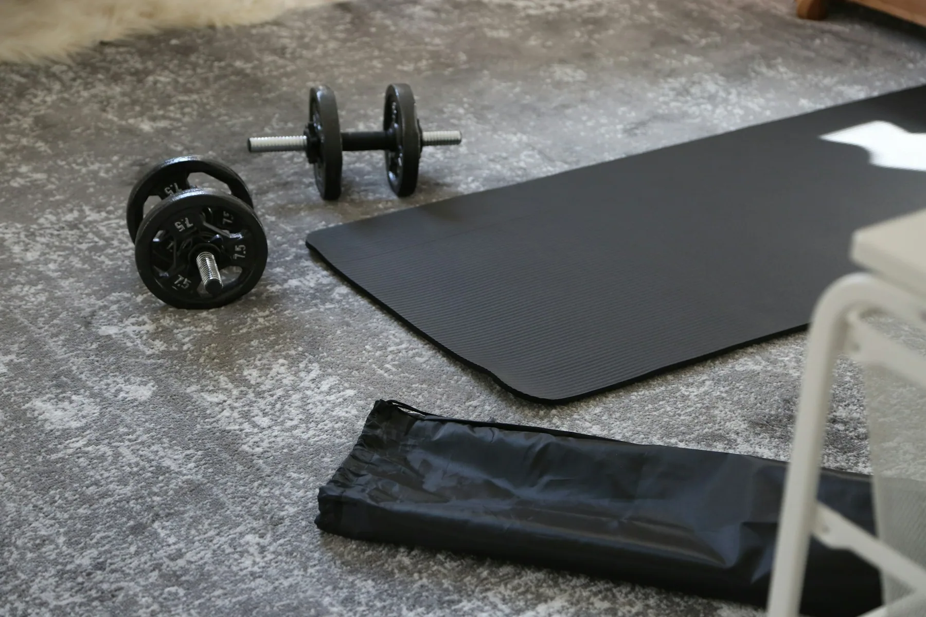 Gym Bag Essentials: What Lives There and What Goes In Each Time
