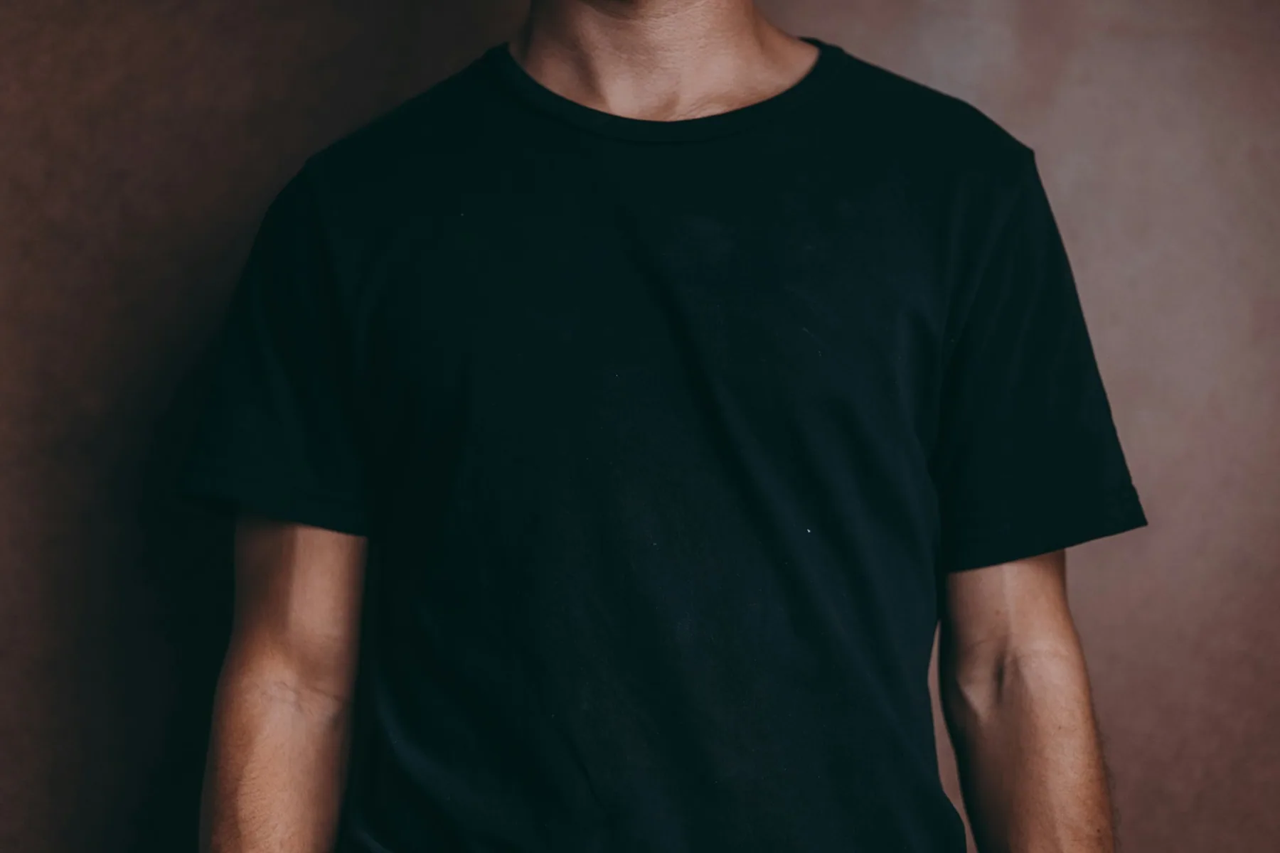 MuscleDog back-print graphic shirt detail