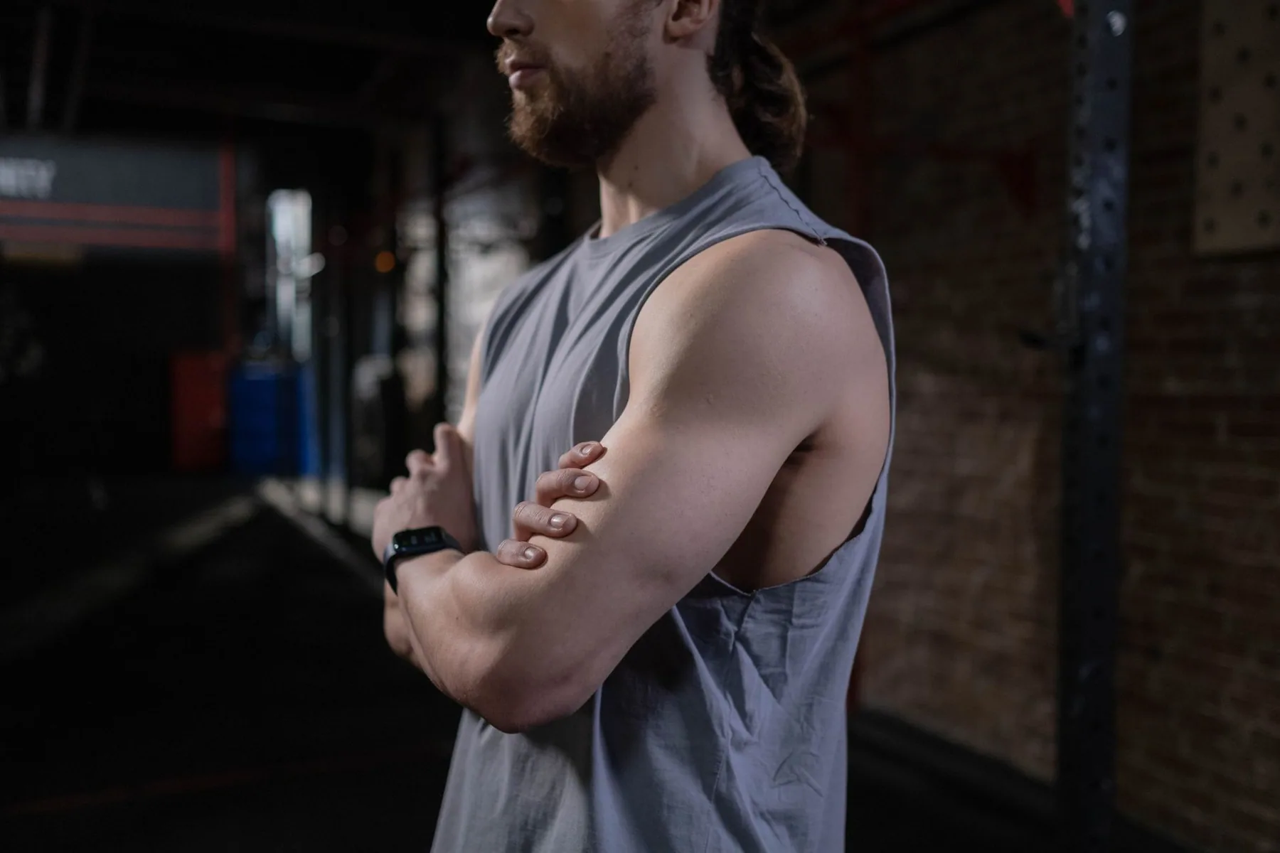 Sleeveless Workout Hoodies: When to Wear One and How to Size It
