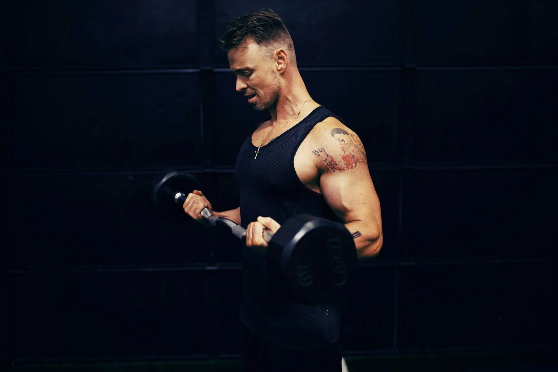 Workout Tank Tops: Armhole, Fabric Weight and Fit